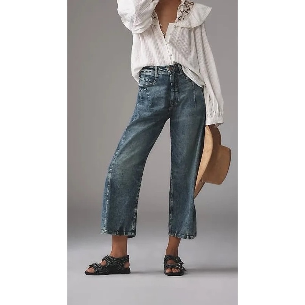 Pilcro Wide-Leg Cropped Jeans in Washed Blue